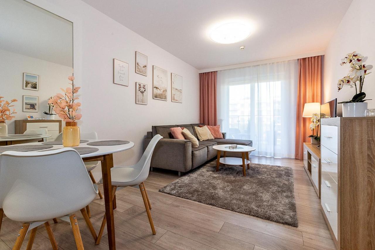 Omi Apartments Колобжег Экстерьер фото