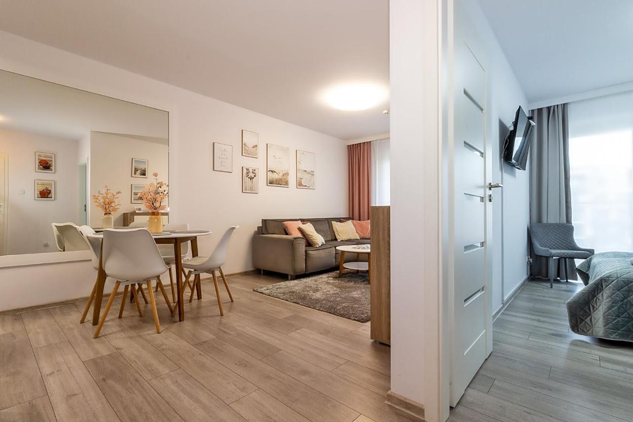 Omi Apartments Колобжег Экстерьер фото